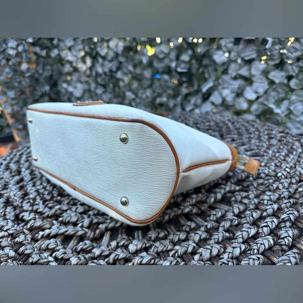 Dooney and Bourke top handle bag - Picture 7 of 8